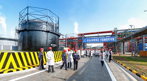 全省危化品企業(yè)安全設(shè)計(jì)診斷復(fù)核現(xiàn)場會代表參觀宜化太平洋熱電公司(圖4)