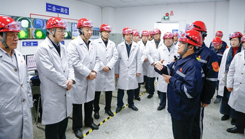 全省危化品企業(yè)安全設(shè)計(jì)診斷復(fù)核現(xiàn)場會代表參觀宜化太平洋熱電公司(圖5)