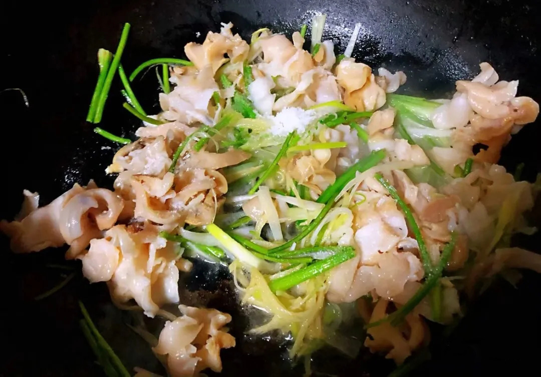 【蔥爆海螺片】做法|味道鮮美,營養充足,快試試動手制作吧